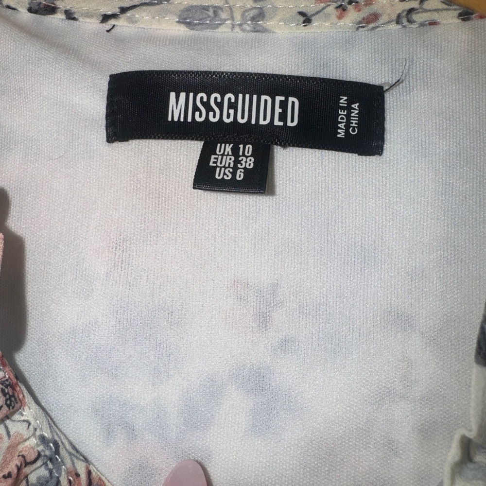 Missguided Multicolor Floral Dress with Puff Sleeves - Picture 3 of 5